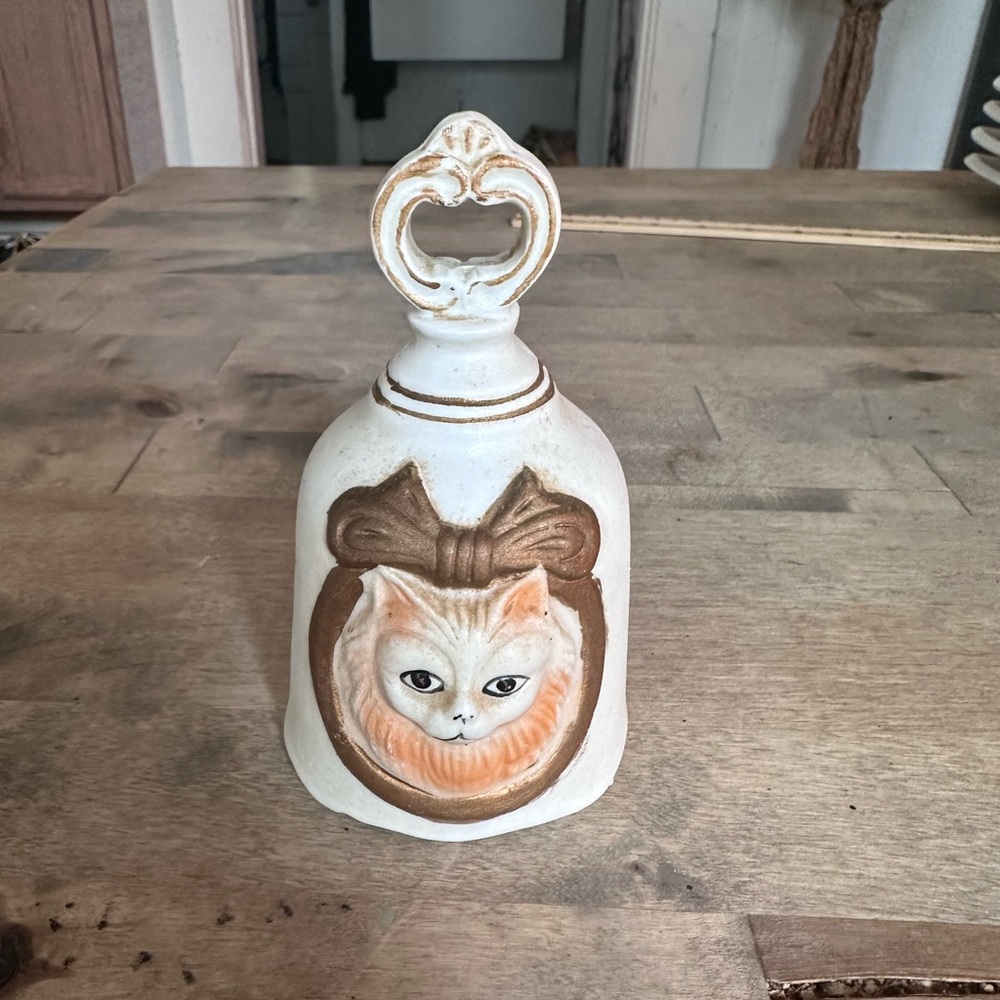 Vintage Sunset House cat bell mcm 1970’s